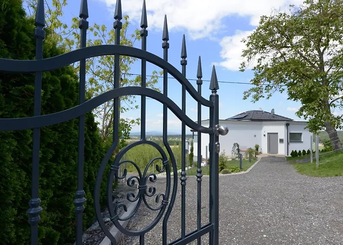 Nikolaier Weinblick - Sauvignon Blanc 木屋