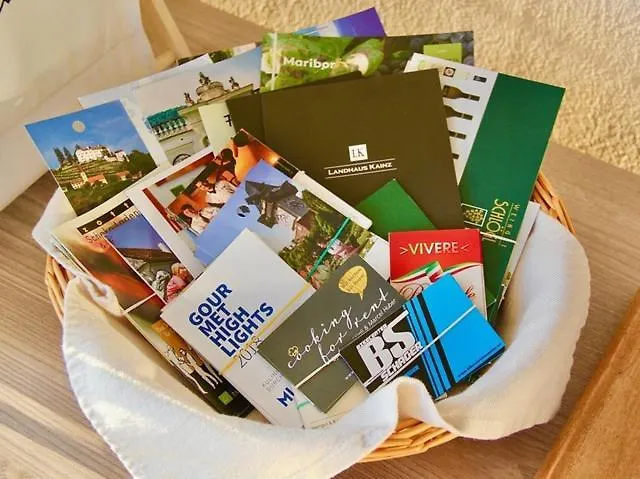 Nikolaier Weinblick - Sauvignon Blanc Domek alpejski Sankt Nikolai ob Draßling